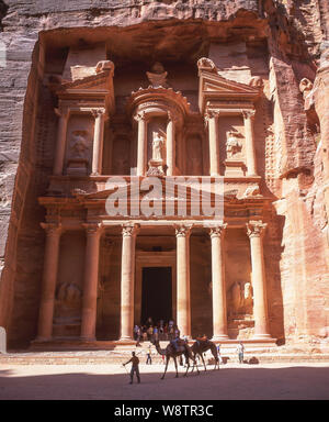 Il Tesoro (Al Khazneh), antica città di Petra, Maan, Regno di Giordania Foto Stock