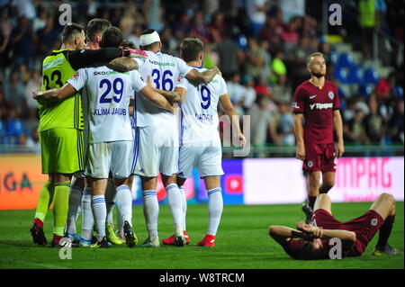 Mlada Boleslav, Repubblica Ceca. 11 Ago, 2019. Team di Mlada Boleslav celebrare la vittoria dopo aver vinto durante il 5° round match della Czech soccer league Mlada Boleslav vs Sparta Praha in Mlada Boleslav in Repubblica Ceca. Credito: Slavek Ruta/ZUMA filo/Alamy Live News Foto Stock