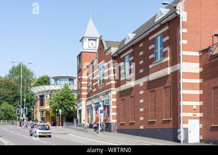 La sfilata da Queen Street, Sutton Coldfield, West Midlands, England, Regno Unito Foto Stock