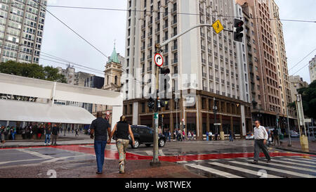 SAO PAULO, Brasile - 16 Maggio 2019: Rua Libero Badaro street, Sao Paulo, Brasile Foto Stock