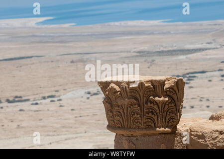 Israele, Masada Parco Nazionale di aka Massada. Il Palazzo di nord aka erode il luogo, cliffside periodo erodiano gemma architettonica, c. 37 A.C. al 4 A.C. Foto Stock