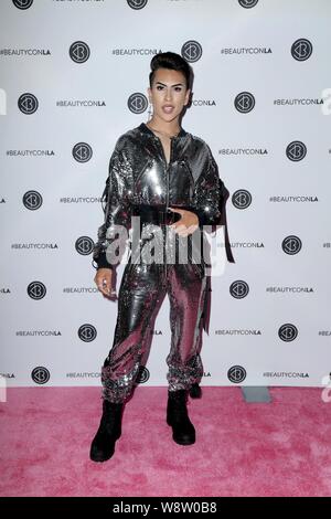 Los Angeles, CA. 10 Ago, 2019. Louie Castro di presenze per Beautycon Los Angeles 2019 - SAT, Los Angeles Convention Center di Los Angeles, CA 10 agosto 2019. Credito: Priscilla concedere/Everett raccolta/Alamy Live News Foto Stock