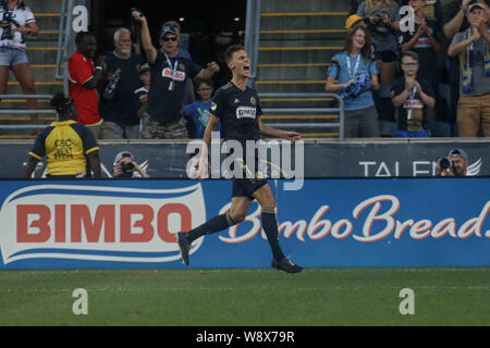 Chester, PA, Stati Uniti d'America. 11 Ago, 2019. Philadelphia Union Jack Defender ELLIOTT (3) celebra il traguardo nella seconda metà di una Major League Soccer match tra l'Unione di Philadelphia e Houston Dynamo Domenica, 11 Agosto, 2019, a Talen Energy Stadium di Chester, PA. Credito: Saquan Stimpson/ZUMA filo/Alamy Live News Foto Stock