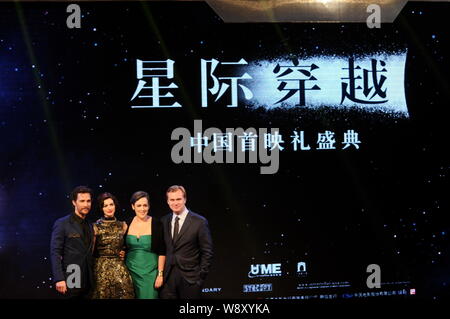 (Da sinistra) attore americano Matthew McConaughey, actrice americano Anne Hathaway, British film di produttori di Emma Thommas e British film del regista Christoph Foto Stock