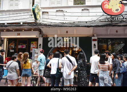 Bangkok in Thailandia il 11 agosto 2019 : Ba Hao Tian Mi vecchio budino dolce e coffee shop a Chinatown Yaowarat della Thailandia Foto Stock