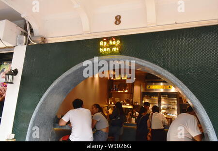 Bangkok in Thailandia il 11 agosto 2019 : Ba Hao Tian Mi vecchio budino dolce e coffee shop a Chinatown Yaowarat della Thailandia Foto Stock