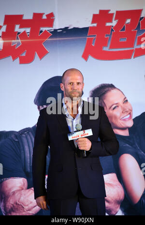 Attore britannico Jason Statham pone durante una conferenza stampa per il suo nuovo film, le parti soggette a usura 3, a Pechino, Cina, 1 agosto 2014. Foto Stock