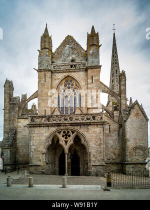 Portico della Cattedrale Saint-Tugdual di Treguier. Cotes-d'Armor. Bretagne. Francia Foto Stock