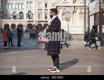 Milano, Italia: 20 Febbraio 2019: fashion blogger street style outfit prima CALCATERRA fashion show durante la settimana della moda milanese autunno/inverno 2019/2020. Foto Stock