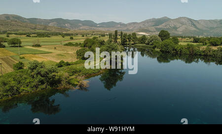 Il lago artificiale di Capo d'acqua, Capestrano, L'Aquila, Abruzzo, Italia Foto Stock