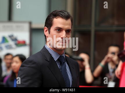 Attore britannico Henry Cavill arriva in occasione di una conferenza stampa del film, uomo d'acciaio durante il XVI Shanghai International Film Festival di Shanghai, Foto Stock