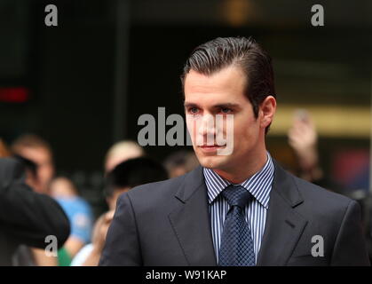 Attore britannico Henry Cavill arriva in occasione di una conferenza stampa del film, uomo d'acciaio durante il XVI Shanghai International Film Festival di Shanghai, Foto Stock