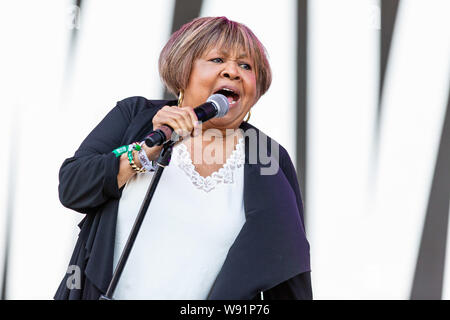 Agosto 11, 2019, San Francisco, California, U.S: MAVIS STAPLES durante al di fuori di terre Festival di musica al Golden Gate Park di San Francisco, California (credito Immagine: © Daniel DeSlover/ZUMA filo) Foto Stock