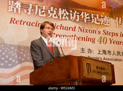 Nixon Christopher Cox, nipote dell'ex presidente statunitense Richard Nixon, parla al Jinjiang Hotel in Cina a Shanghai, 9 maggio 2013. Christopher Nixon Cox Foto Stock