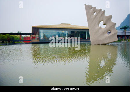 Vista del Club Med Guilin resort in Yangshuo county, della città di Guilin, sud Chinas Guangxi Zhuang Regione autonoma, 20 ottobre 2013. Località francese operat Foto Stock