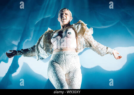 Robyn performing live a Øyafestivalen 2019, un festival di musica di Oslo Foto Stock