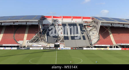 Alkmaar, Paesi Bassi. 12 Ago, 2019. ALKMAAR, 10-08-2019 Stadion AZ Alkmaar, il crollo del tetto, Credito: Pro scatti/Alamy Live News Foto Stock