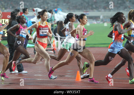 Gli atleti competere nel womens 800m al 2013 IAAF Diamond League in Cina a Shanghai, 18 maggio 2013. Foto Stock