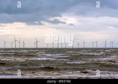 Mulini a vento. L energia eolica. Liverpool Bay per centrali eoliche offshore. Pulire l'elettricità verde. Foto Stock