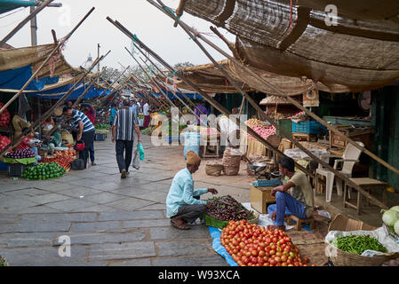 Devaraja mercato di frutta e verdura, Mysore, Karnataka, India Foto Stock