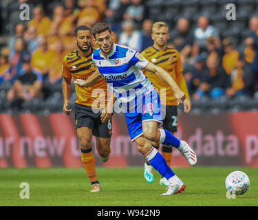 10 agosto 2019 , KCOM Stadium, Hull , Inghilterra; Sky scommessa campionato, Hull City vs leggere ; Lucas Boye (18) di lettura spara a credito obiettivo: Craig Milner/News immagini English Football League immagini sono soggette a licenza DataCo Foto Stock