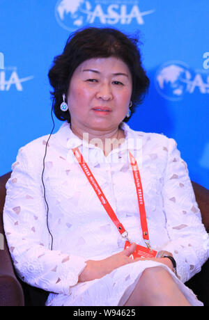 --FILE--Cheung Yan (Zhang Yin), Presidentessa di nove draghi carta (Holdings) Ltd e nove draghi Paper Industries Co. Ltd, frequenta un sub-forum assortiti Foto Stock