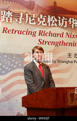 Nixon Christopher Cox, nipote dell'ex presidente statunitense Richard Nixon, parla al Jinjiang Hotel in Cina a Shanghai, 9 maggio 2013. Christopher Nixon Cox Foto Stock