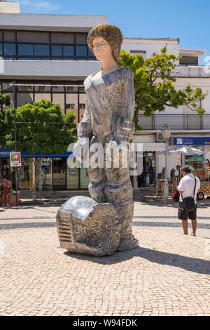 El Rei Dom Sebastiao statua in Praca de Gil Eanes in Algarve città di Lagos in Portogallo Foto Stock