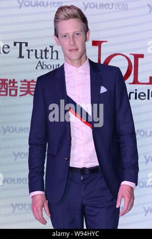 Attore americano Gabriel Mann della serie TV vendetta pone nel corso di una conferenza stampa a Pechino, in Cina, il 7 maggio 2013. Foto Stock