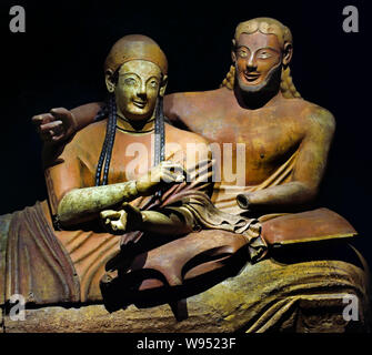 Sarcofago della tomba di un paio di terracotta VI secolo a.c. Gli Etruschi vivevano in Toscana, Umbria e Lazio (Roma Nord) 700 BC - 400 BC. Italia Italiano. Foto Stock