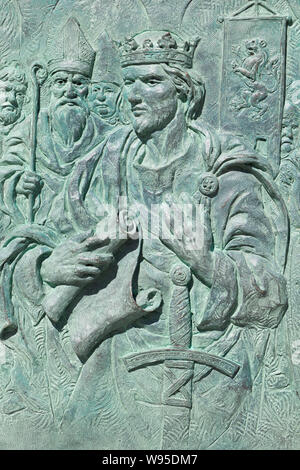 Leon, Spagna - Giugno 25th, 2019: Alfonso IX, XII secolo re di León e la Galizia. Monumento a Santo Martino square, León, Spagna. Scolpito da Estanisla Foto Stock