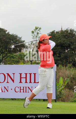 --File--cinese giocatore di golf Feng Shanshan è raffigurato durante il primo mondo Ladies campionato nel centro della città di Haikou, sud Chinas Hainan provincia, 2 Marzo 2 Foto Stock