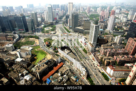 --File--Vista aerea della città di Changsha, porcellane centrale nella provincia del Hunan, 23 aprile 2010. Il governo di Changsha, la capitale del centro di porcellane Hunan Foto Stock