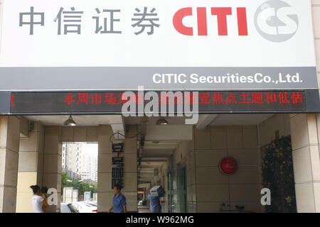 --File--Vista di un ramo di Citic Securities in Cina a Shanghai, 2 settembre 2010. Hong KongªChinas Citic Securities Co. è vicino a una trattativa di acqui Foto Stock