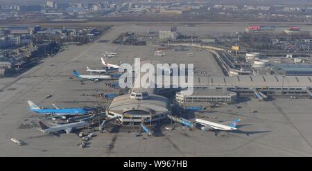 --File--Vista aerea del jet presso il Beijing Capital International Airport di Pechino, Cina, 17 gennaio 2011. Chinas capitale ha uno dei wo Foto Stock