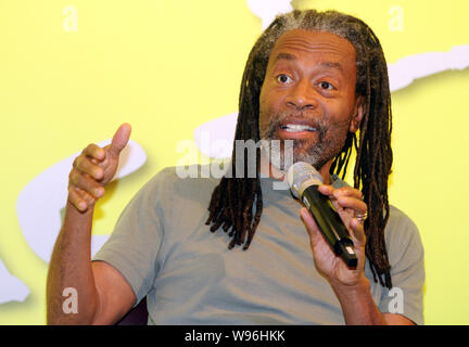 Vocalist americano Bobby McFerrin è raffigurato nel corso di una conferenza stampa a Taipei, Taiwan, 25 febbraio 2012. Foto Stock