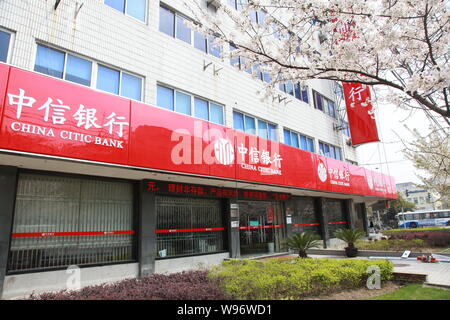 --File--Vista di un ramo della Cina CITIC Bank a Shanghai in Cina, 3 aprile 2012. China CITIC Bank ha detto martedì (5 giugno 2012) che essa è stata approvata Foto Stock