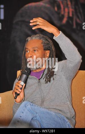 Vocalist americano Bobby McFerrin è raffigurato nel corso di una conferenza stampa in Cina a Shanghai, 29 febbraio 2012. Foto Stock