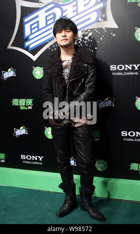 Taiwanese cantante e attore Jay Chou assiste la premiere del film, il Hornet verde, in Taipei, Taiwan, 26 gennaio 2011. Foto Stock