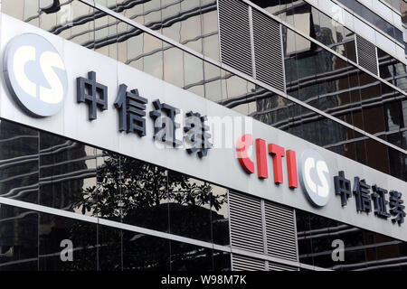 --FILE--Vista di un ramo di Citic Securities in Cina a Shanghai, 31 ottobre 2011. Citic Securities Co. è improbabile per ricevere i giochi di regolamentazione Foto Stock