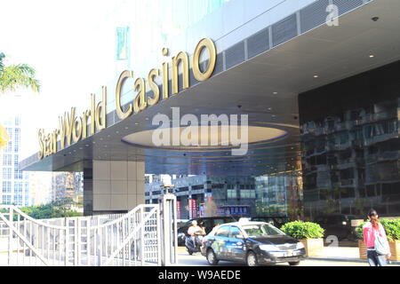 --File-- Vista del StarWorld Casino a Macao, Cina, Ottobre 31, 2009. Las Vegas Sands Corp., Wynn Resorts Ltd e Melco Crown Entertainment Ltd Foto Stock