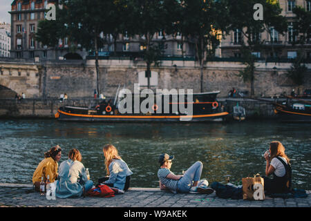 Relax sulle rive della Senna Foto Stock