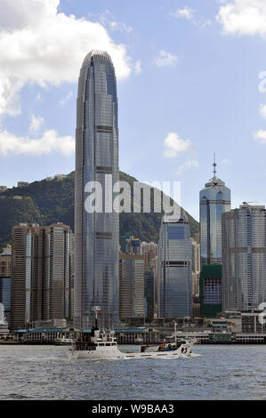 La IFC (International Finance Centre) Torre e altri grattacieli e alto-aumento edifici per uffici nel centro lungo l'Isola di Hong Kong costa sono Foto Stock