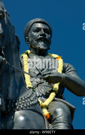 Re Chatrapati Shivaji statua di Pratapgad, Maharashtra, India. Foto Stock