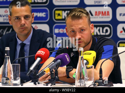 Kiev, Ucraina. 12 Agosto, 2019. Club Brugge portiere Simon Mignolet durante la conferenza stampa prima della UEFA Champions League terzo turno di qualificazione partita contro FC Dynamo Kyiv a NSC Olimpiyskyi stadium di Kiev, Ucraina. Credito: Oleksandr Prykhodko/Alamy Live News Foto Stock