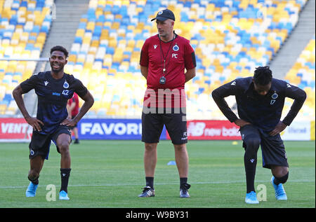 Kiev, Ucraina. 12 Agosto, 2019. Aprire la sessione di formazione del Club Brugge football team prima della UEFA Champions League terzo turno di qualificazione partita contro FC Dynamo Kyiv a NSC Olimpiyskyi stadium di Kiev, Ucraina. Credito: Oleksandr Prykhodko/Alamy Live News Foto Stock