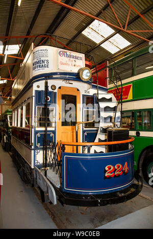 In Irlanda, il Leinster, Fingal, Howth, Castle Demesne, Trasporto Nazionale Museo di Irlanda, Dublino vecchio tram 224 Foto Stock