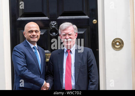 Londra, Regno Unito. Il 13 agosto 2019. John Bolton, US National Security Advisor arriva al 11 di Downing Street per incontrare Sajid Javid MP PC il Cancelliere dello Scacchiere del credito di Londra: Ian Davidson/Alamy Live News Foto Stock