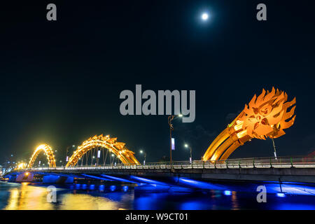 Il Drago ponte di Da Nang, Vietnam Foto Stock