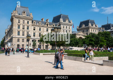 La Préfecture de Police edificio sulla Rue de la Cité visto dal posto Jean-Paul II, Ile de la Cité, Parigi, Francia Foto Stock